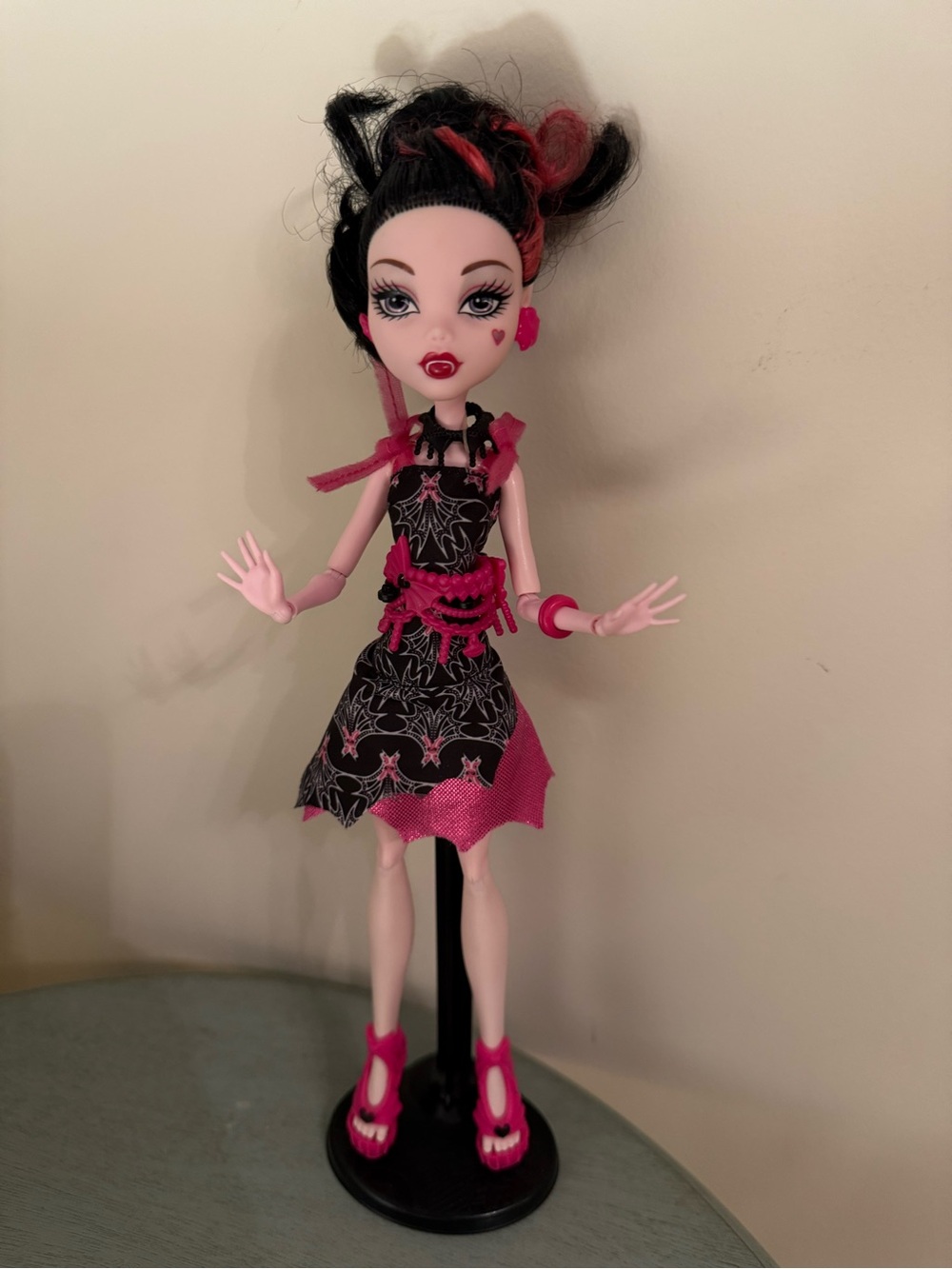 Monster High Frights, Camera, Action! Black Carpet Draculaura G1 Doll